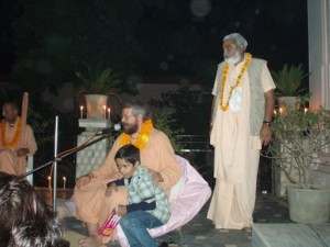 Dipavali Celebrations at Munger Mandir with Sadhu Maharaja and Paramadvaiti Maharaja